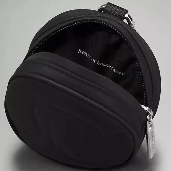 Lululemon black logo pouch - Picture 5 of 15